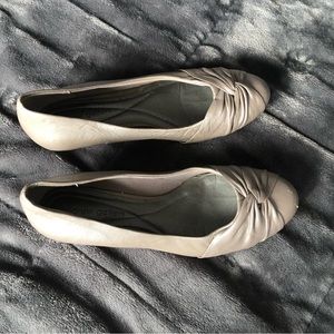 Women’s dress shoes